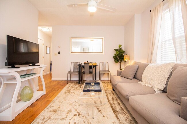 Foto del edificio - 1002 Tremont St