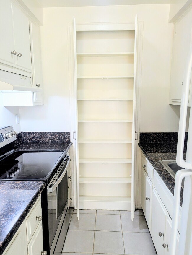 Foto del edificio - 1533 Hi Point St