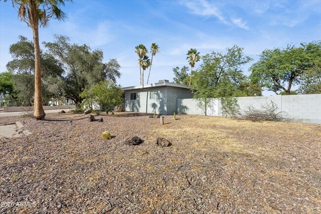Building Photo - 13801 N 56th Pl