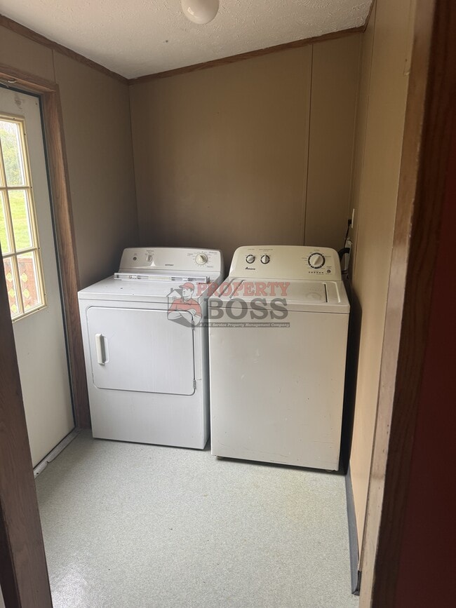 Building Photo - 4535 Ross Rd