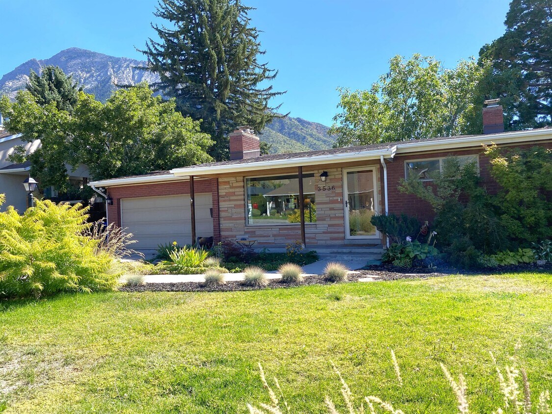 Primary Photo - 3536 E Hermes Dr