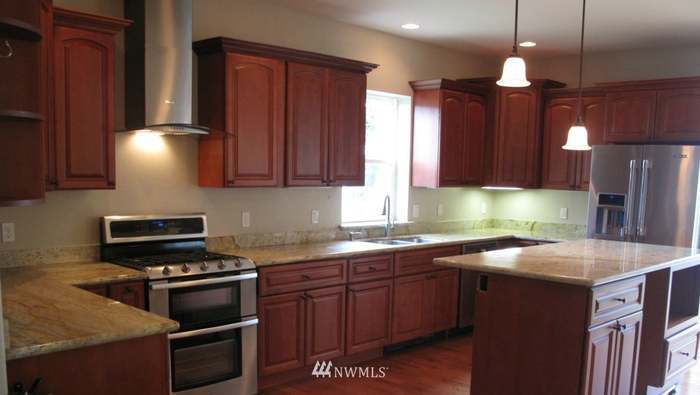 Photo - 1220 S 128th St (Seattle, WA)