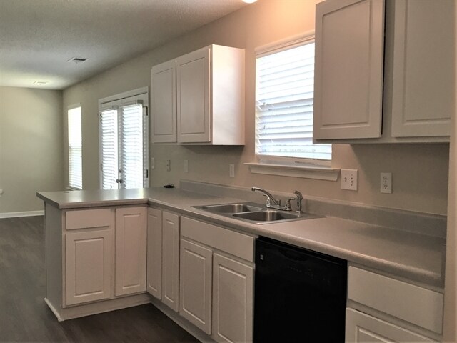 Foto del edificio - 10 Red Shirt Ct