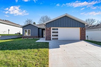 Building Photo - 654 S Mission Ave