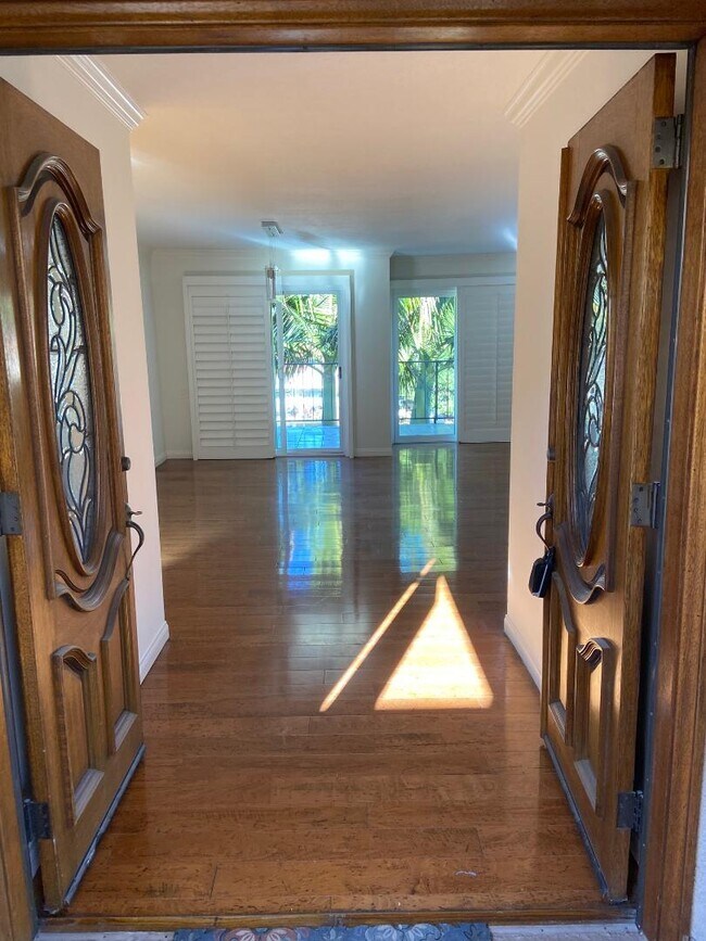 Foto del edificio - 2354 Via Mariposa W