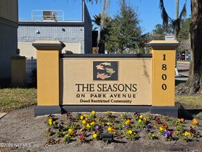 Building Photo - 1800 Park Ave