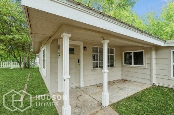 Building Photo - Move in by December 15th - GET $500 OF 1ST...