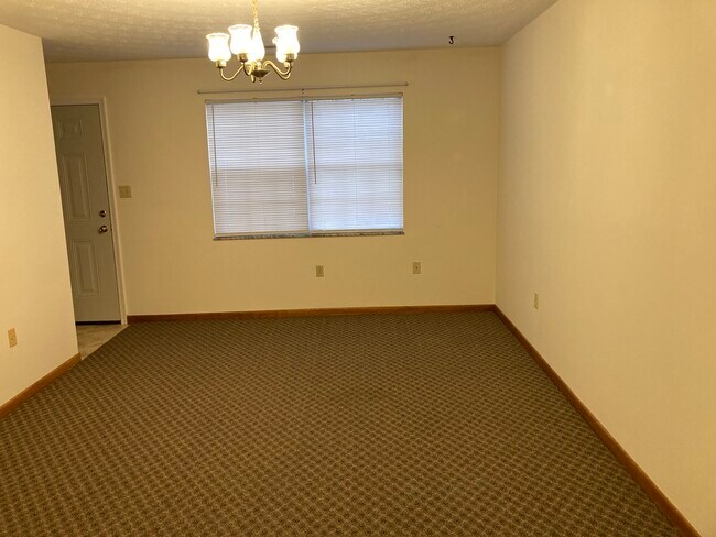 Sala de estar - 3 Lakeview Dr