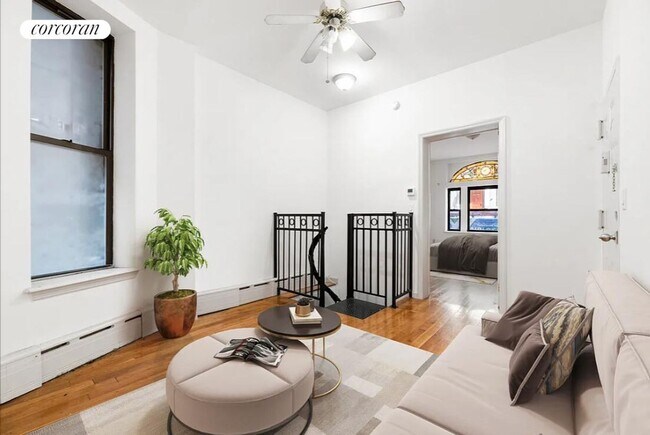 Foto del edificio - 316 W 51st St