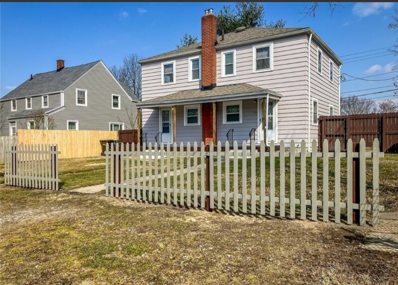 Primary Photo - 1124 Lake Ave