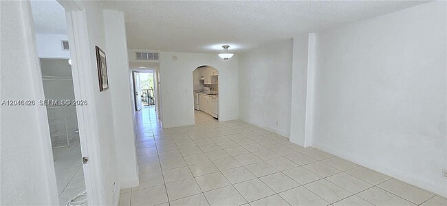 Foto del edificio - 2903 NE 163rd St