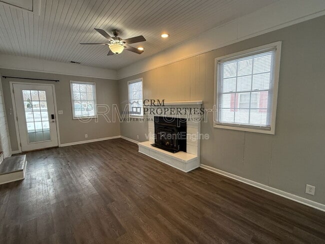 Foto del edificio - 513 James Dr