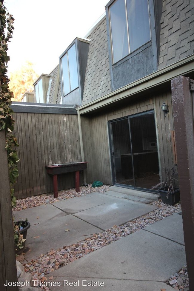 Building Photo - 2998 Marrcrest W