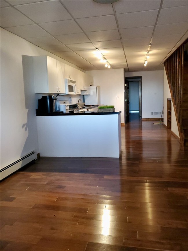 Foto del edificio - 308 Mountain Rd