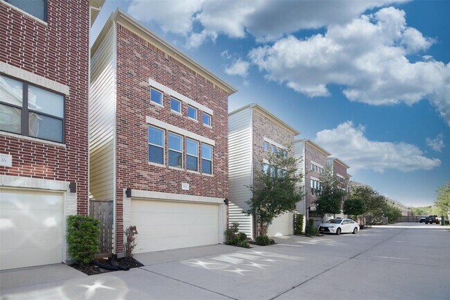 Building Photo - 3634 Main Plaza Dr