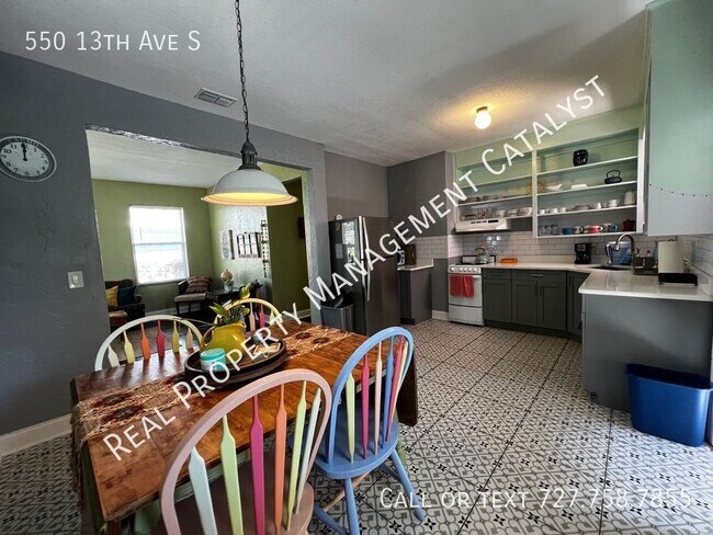 Foto del edificio - Quaint and Tranquil Fully Furnished 3-bedr...