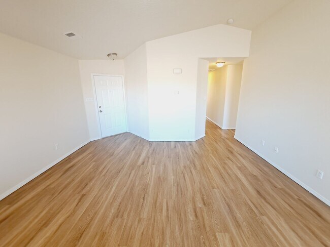 Foto del edificio - 3 bed 2 bath home in Huning Ranch. Great Yard