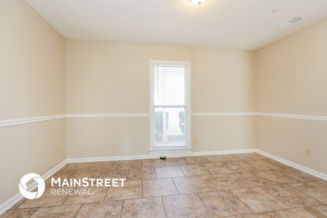 Building Photo - 305 Short Ct