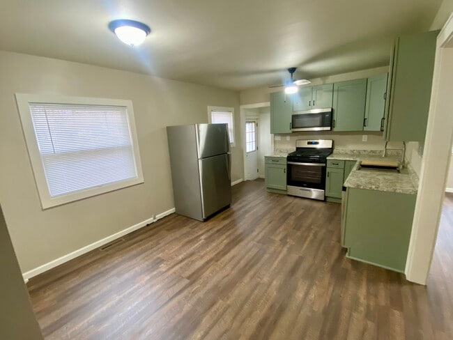 Building Photo - 1454 Pin Oak Dr