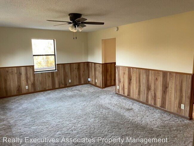 Foto del edificio - 5 br, 3 bath House - 110 Bruce Street