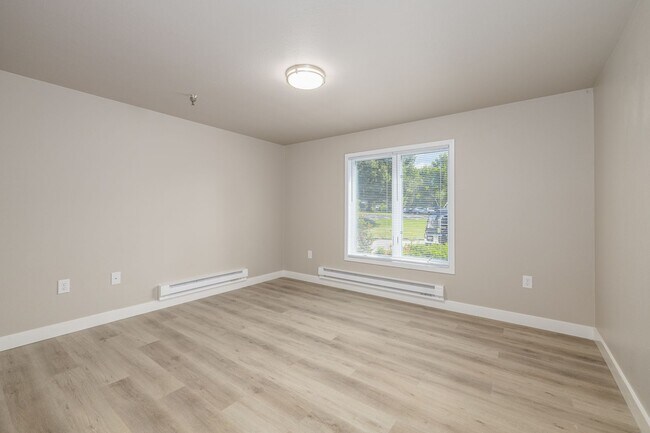 Building Photo - 209 Forest St
