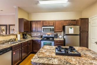 Interior Photo - Vintage Creekwood Park Apartments