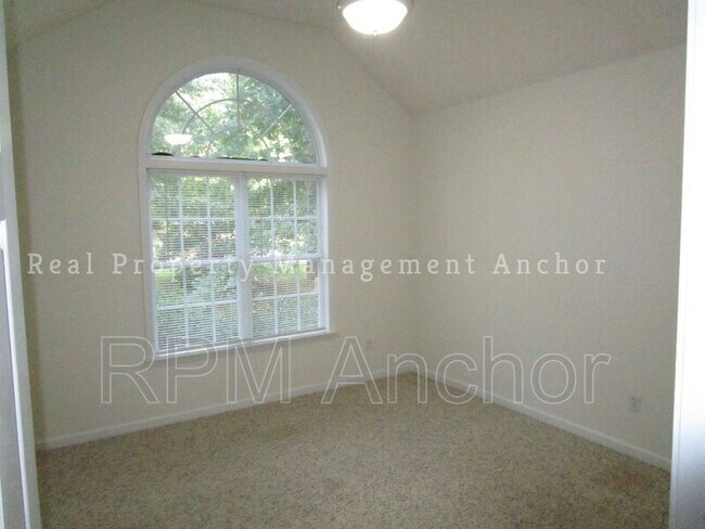 Building Photo - 1017 Bench Mark Dr