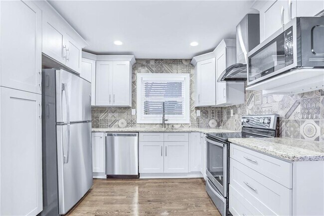 Building Photo - 2807 Toney Dr