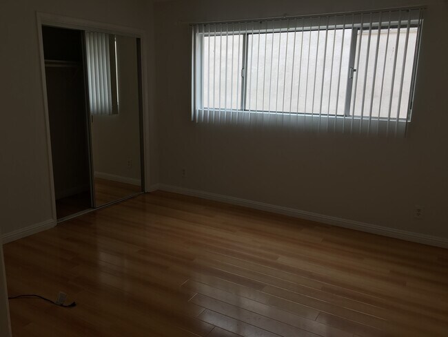 Foto del edificio - 501 Raymond Ave