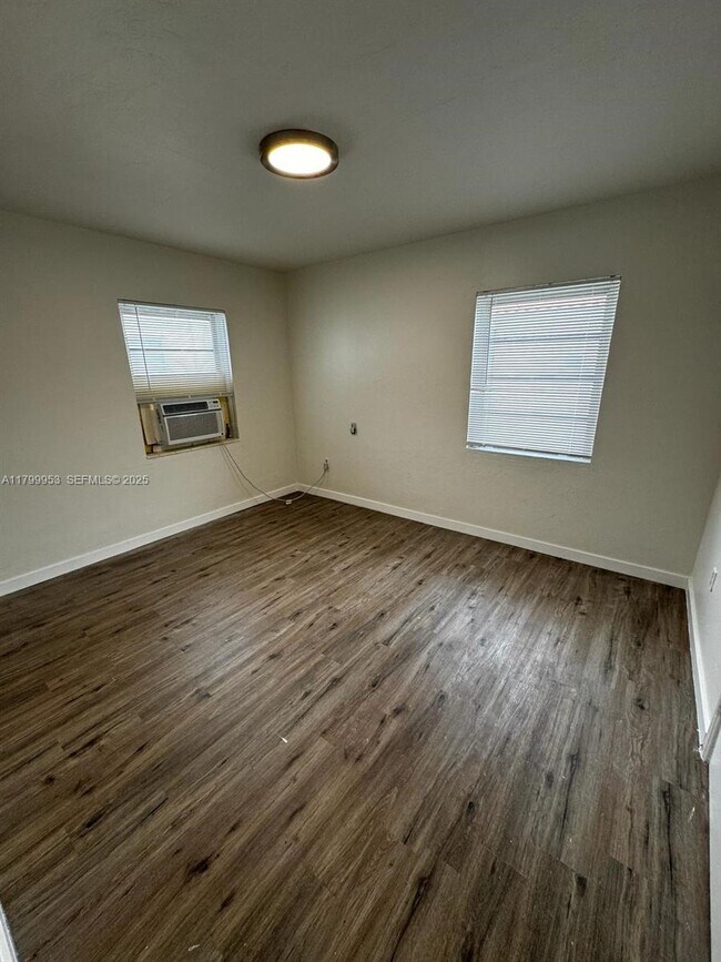 Foto del edificio - 541 SW 7th St