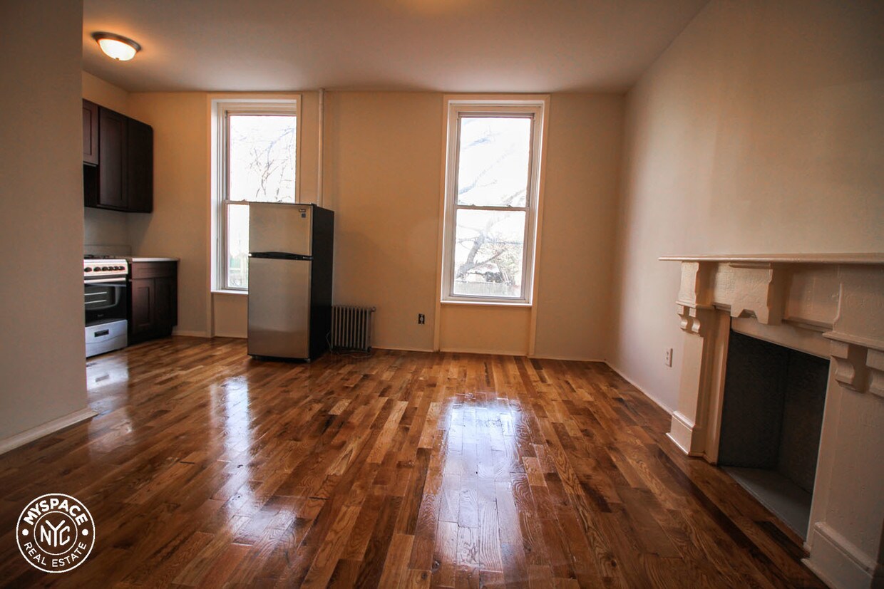 Primary Photo - 395 Jefferson Ave