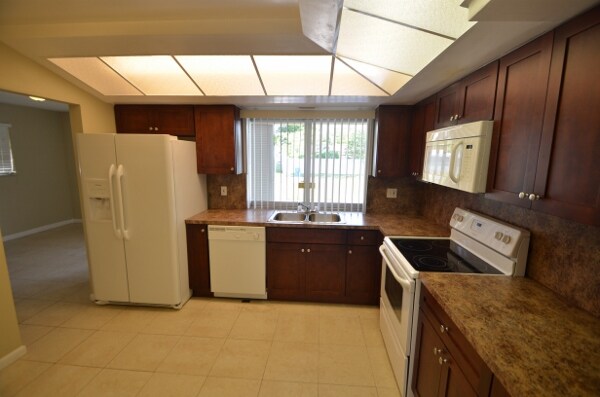 Building Photo - 5301 Polk St