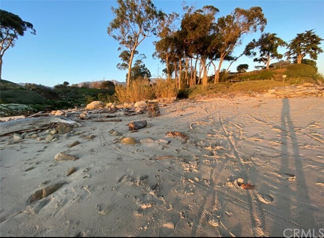 Foto del edificio - 2937 Padaro Ln