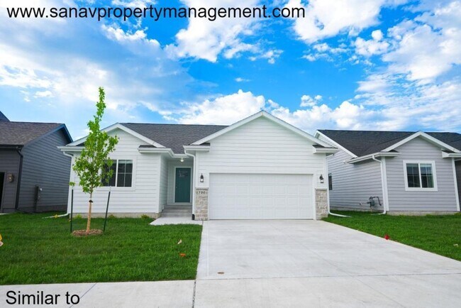 Building Photo - "Modern Comfort Meets Convenience: Your Ideal Home in Waukee"