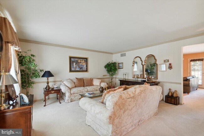 Building Photo - 1729 Fairway Dr