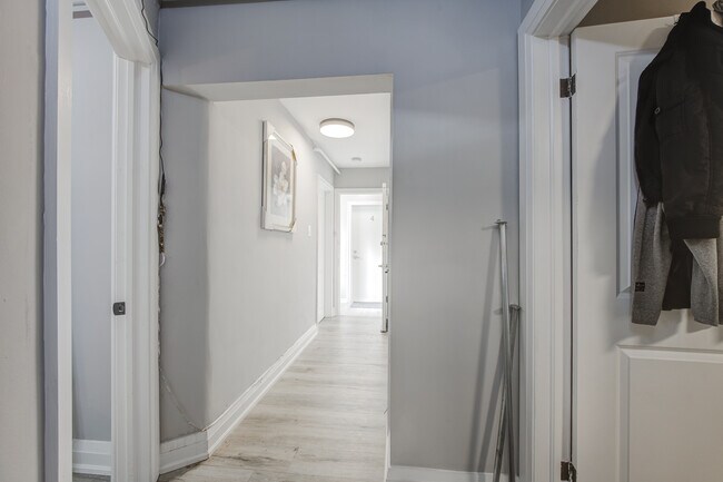 Photo du bâtiment - 1 Bed / 1 Bath Basement Apartment – St. Catharines, ON – $999/month + utilities