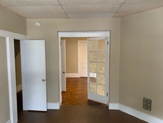 Foto del edificio - 137 N 7th St