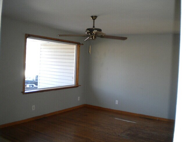 Foto del edificio - 2110 E 9th St