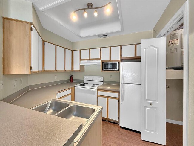 Foto del edificio - 6000 Shepherd Mountain Cove