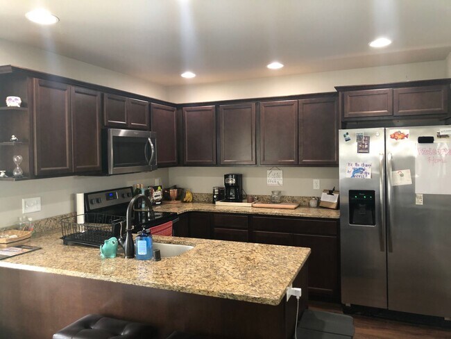 Building Photo - Newer Pet Friendly Home with detached Garage close to Barkley Trail system