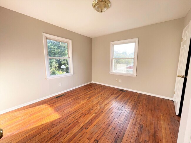 Foto del edificio - 2536 Wayland Ave
