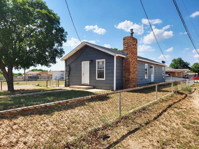 Building Photo - 3011 Avenue F