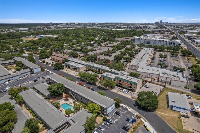 Foto del edificio - 2600 Penny Ln