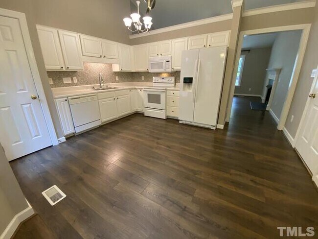 Foto del edificio - 221 Alberbury Commons Ct