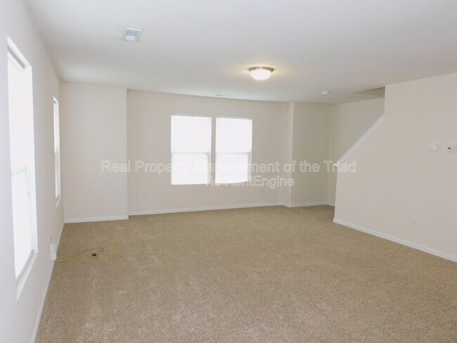 Building Photo - 415 Hidden Brook Ln