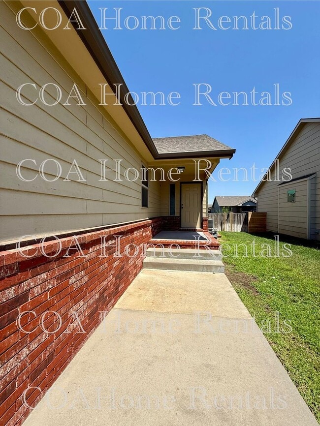 Building Photo - South East Duplex