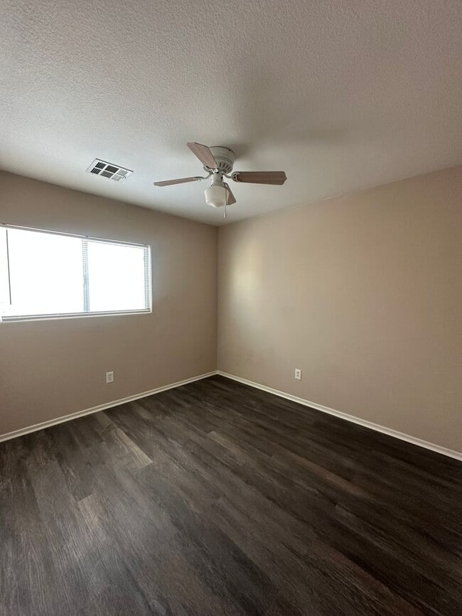 Building Photo - 8879 First Lady Ave