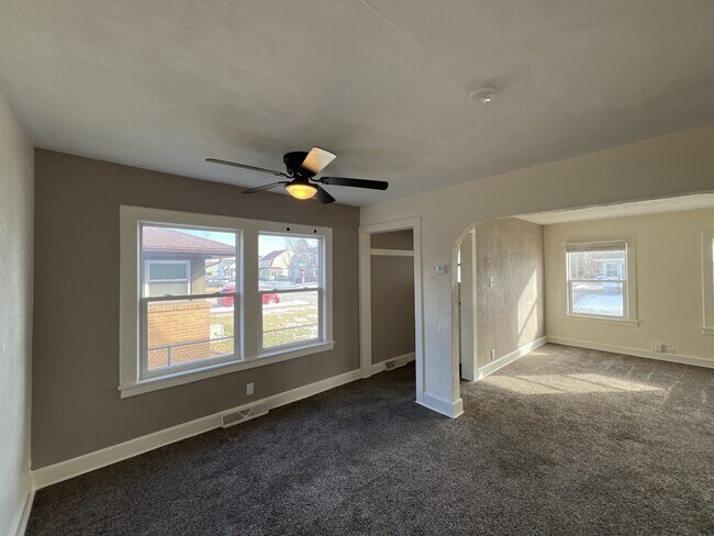 Foto del edificio - 3404-3406 Victory Ave