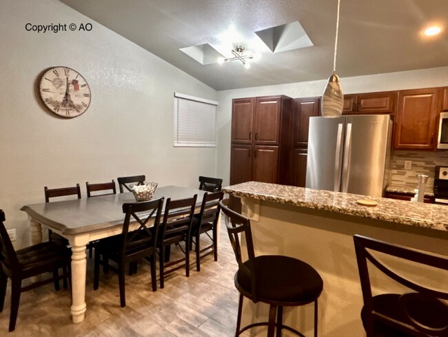 Foto del edificio - 3108 Moonbeam Cir S