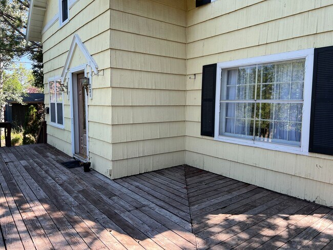 Foto del edificio - Charming 5 Bed, 2 bath home in the heart o...